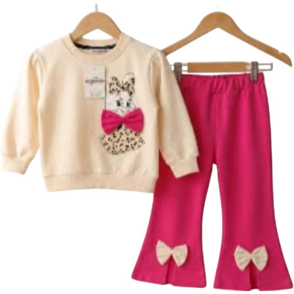 2150 wholesale two-piece sets for girls aged 2-3-4-5 years, including sweatshirt and pants.