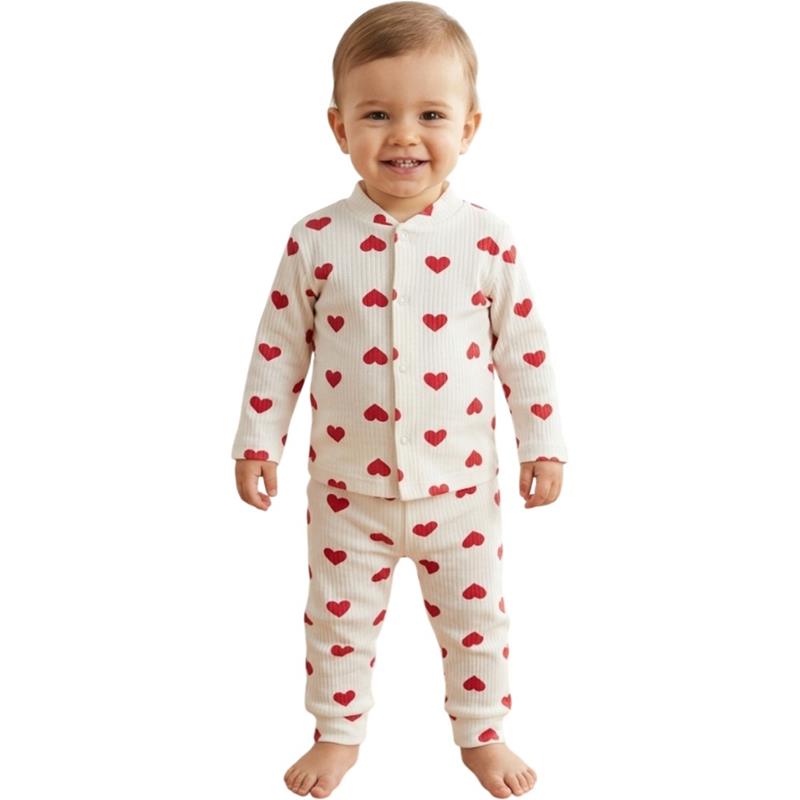 1070 wholesale children's pajamas with a heart print for babies 3-6-9 months
